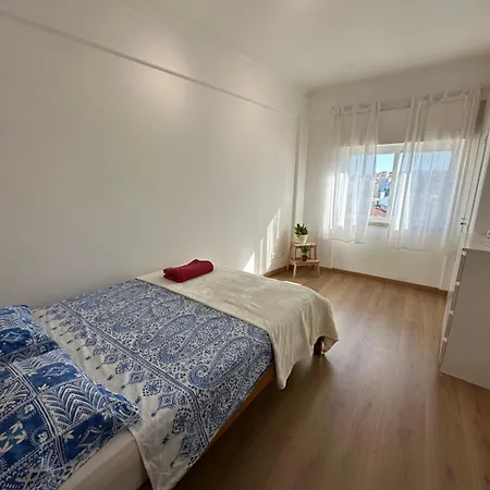 Apartment Bright Spacious 1 Bedroom *