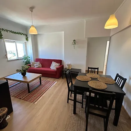 Bright Spacious 1 Bedroom *