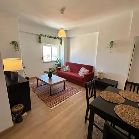 Bright Spacious 1 Bedroom