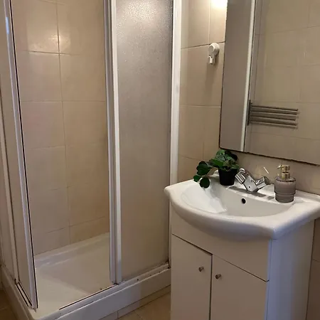 Bright Spacious 1 Bedroom Apartment Lisbon